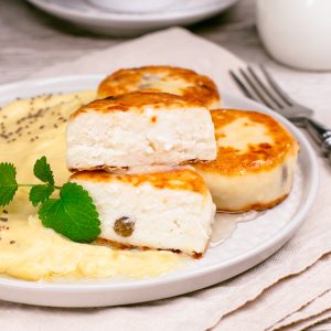 Syrnyky (cheese pancakes)